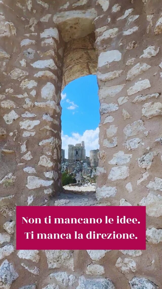✍️ Non è la mancanza di idee che ti blocca nella creazione dei tuoi contenuti. 
È che non hai ancora trovato la tua direzione. 

Questo per me è il nodo centrale di tutto, e lo dico perché ci sono passata. 

Non c’è tecnica, strategia o creatività che tenga se non sai dove andare.

Quando inizi a riconnetterti con chi sei, tutto cambia:

✨ Le parole arrivano.
✨ I contenuti fluiscono.
✨ Torni a sentirti te stessa.
Il foglio bianco non è la fine, è solo l’inizio del tuo prossimo passo. 

#bloccocreativo #donnechecomunicano #contenutiautentici #donnechelavoranoonline #comunicazioneautentica #ispirazionequotidiana #libereprofessioniste #digitalcoach