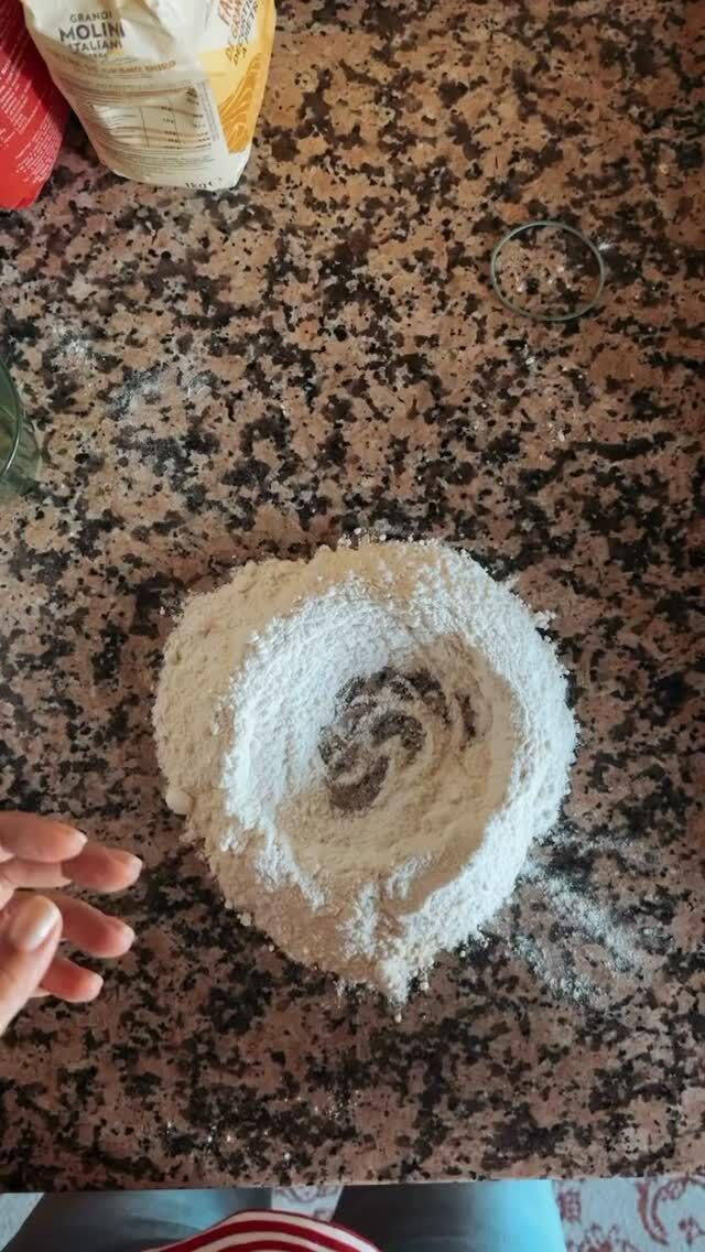 Se ti senti bloccata nella comunicazione, sappi che non sei sola.

Molte donne, quando arrivano da me hanno il desiderio di lavorare online, raccontarsi e far vedere la loro attività ma non sanno da dove cominciare.
 Hanno paura del giudizio, si perdono tra mille strategie di altre persone che non funzionano per loro, provano diversi corsi tecnici per imparare a fare post, reel e caroselli. Ma non hanno una vera comunicazione tagliata addosso per loro. 

Con il mio percorso “Mani in Pasta” partiamo da lì.

Dai blocchi che ci sono. 
Dalla paura di mostrarsi. Dalla confusione per le tante cose viste o sentite.

Ne parliamo insieme e troviamo una strategia che ti assomigli. Niente ricette preconfezionate, ma la tua ricetta su misura. Con consigli pratici e supporto umano.

Se senti che è il momento, trovi il link nella mia bio. Oppure scrivimi e ti racconto come funziona.

La comunicazione non è un dovere. È uno spazio che puoi prenderti per dare una voce unica alla tua attività.

#comunicazionedigitale 
#donneintrasformazione #DigitalCoach 
#ripartireonline #strategiadigitale #comunicazioneautentica #personalbrandingfemminile